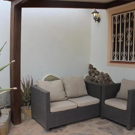 Comfortable 1-bed In Parque Holandes Διαμέρισμα La Oliva